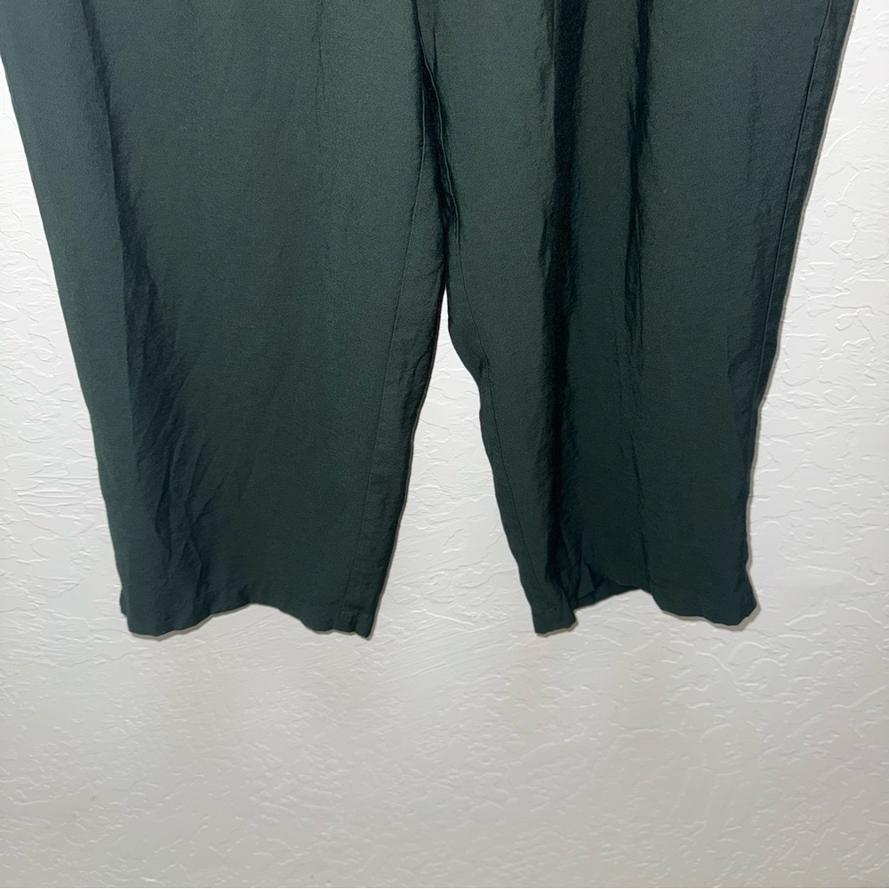 Madewell High-Rise Pleated Cropped Wide-Leg Pants in Forest Green - Picture 6 of 14
